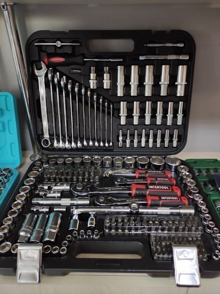 Набор инструментов 219ед., Cr-V STORM INTERTOOL ET-8219