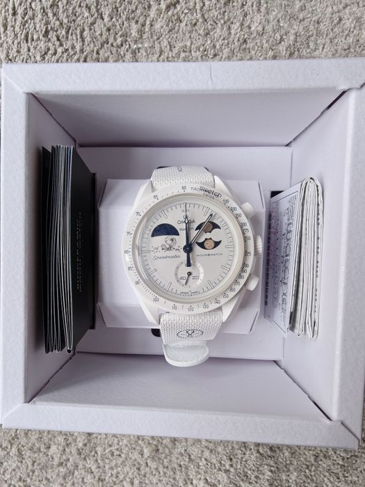 Swatch Omega MoonSwatch Snoopy Moonphase – Snoopy  Moonshine Gold