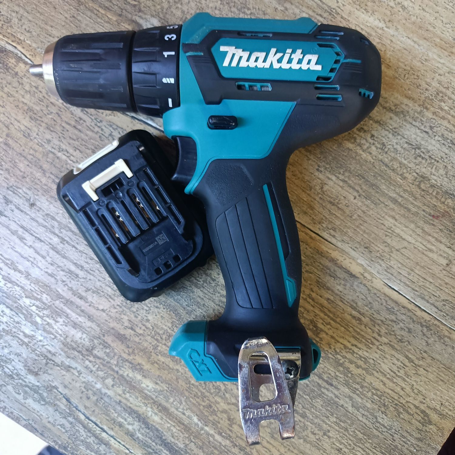Makita 10,8-12V Wkrętarka DF 333D+Bateria Zestaw BDB