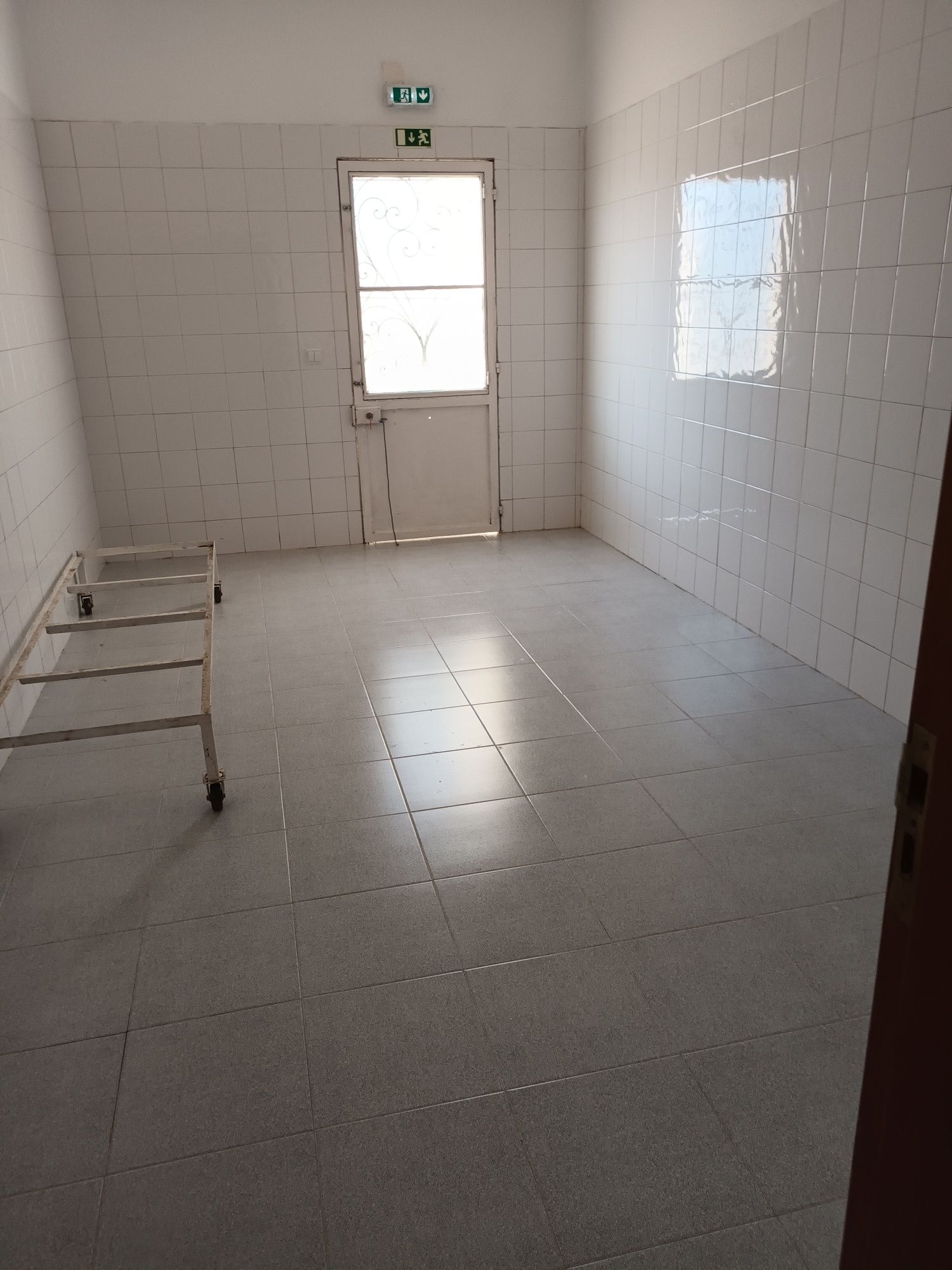 Arrendo padaria com forno de alvenaria com posebilidade de um segundo