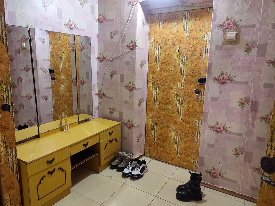 Продам 1 к. квартиру на Грушевського