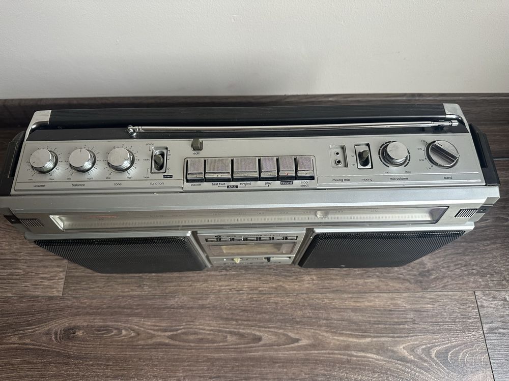 Boombox Sharp GF-8686
