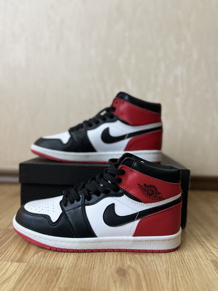 Кросівки Nike Air Jordan 1 Retro High Red Black