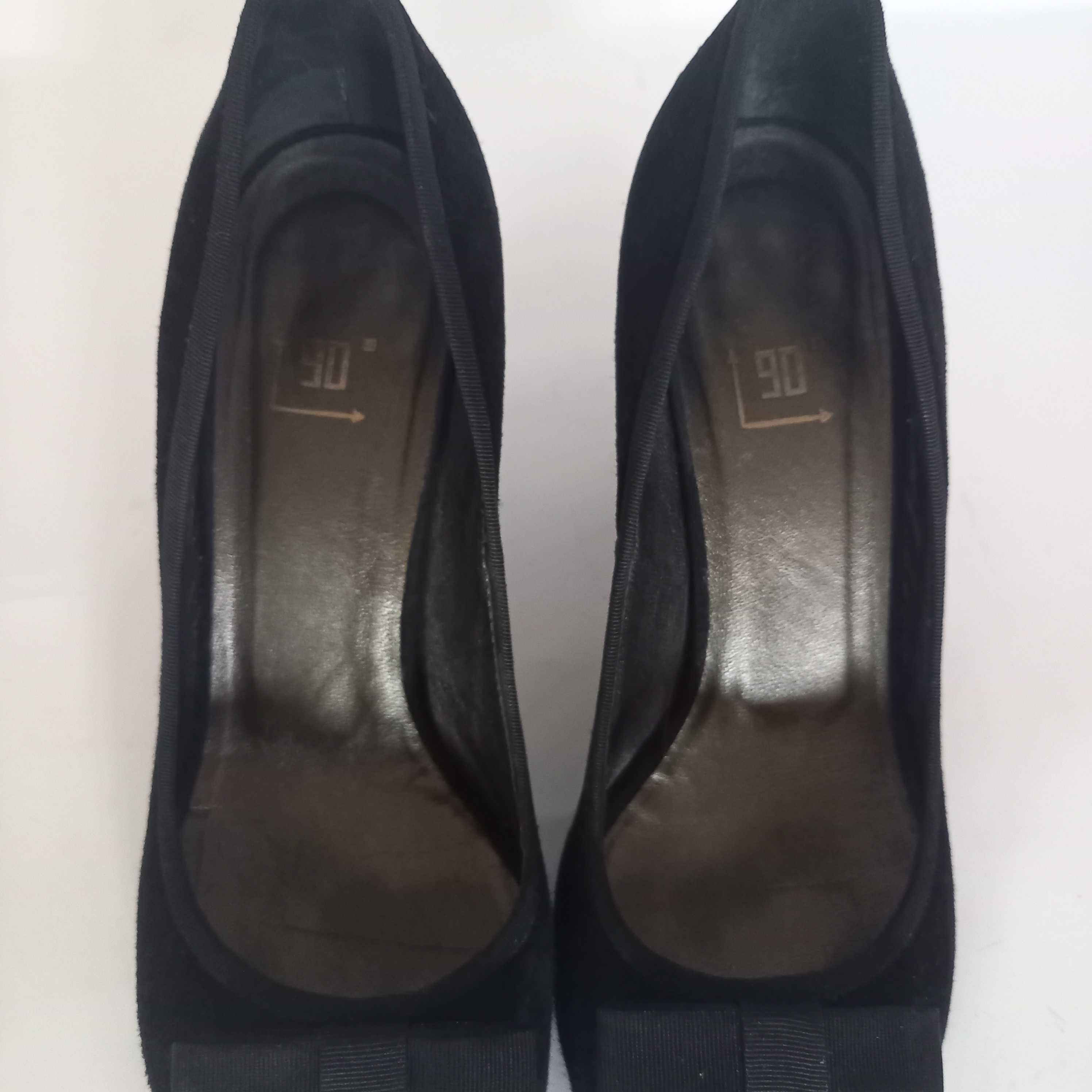 Buty damskie włoskie - wygodny obcas  roz. 38 / zamsz naturalny