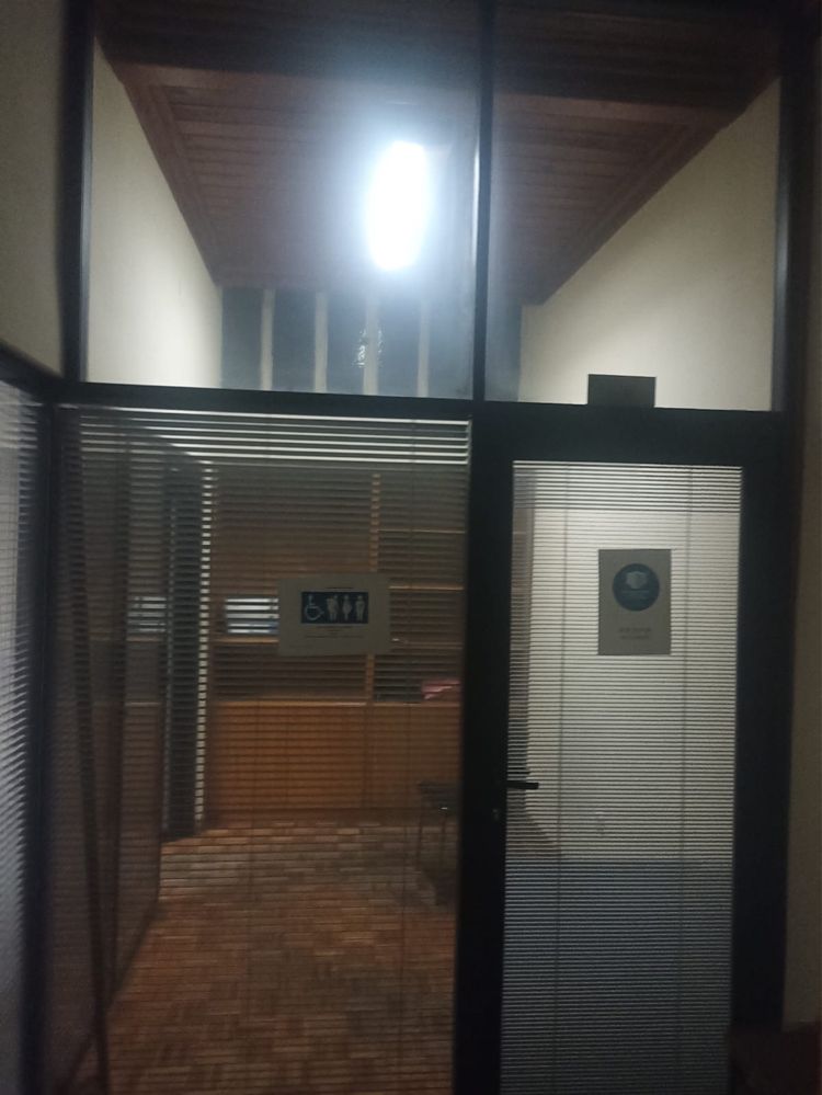 DIVISÓRIAS em alumínio c/ vidro duplo e c/ blackouts embutidos
