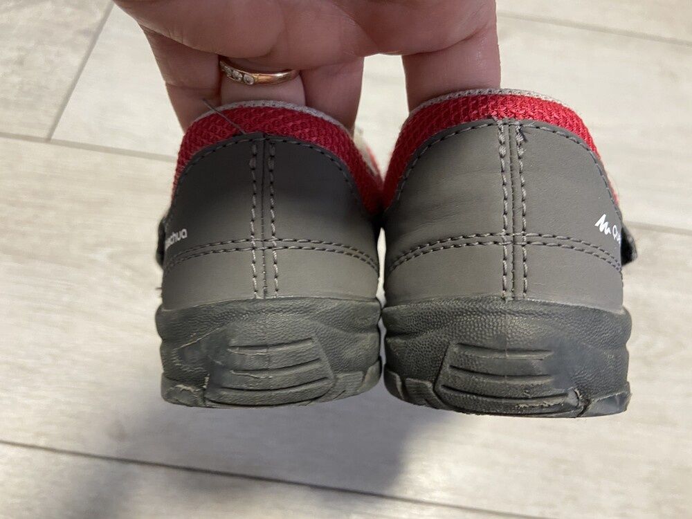 Дуже гарні кросівки Quechua (оригінал). Розмір 31 (устілка 19,5 см)