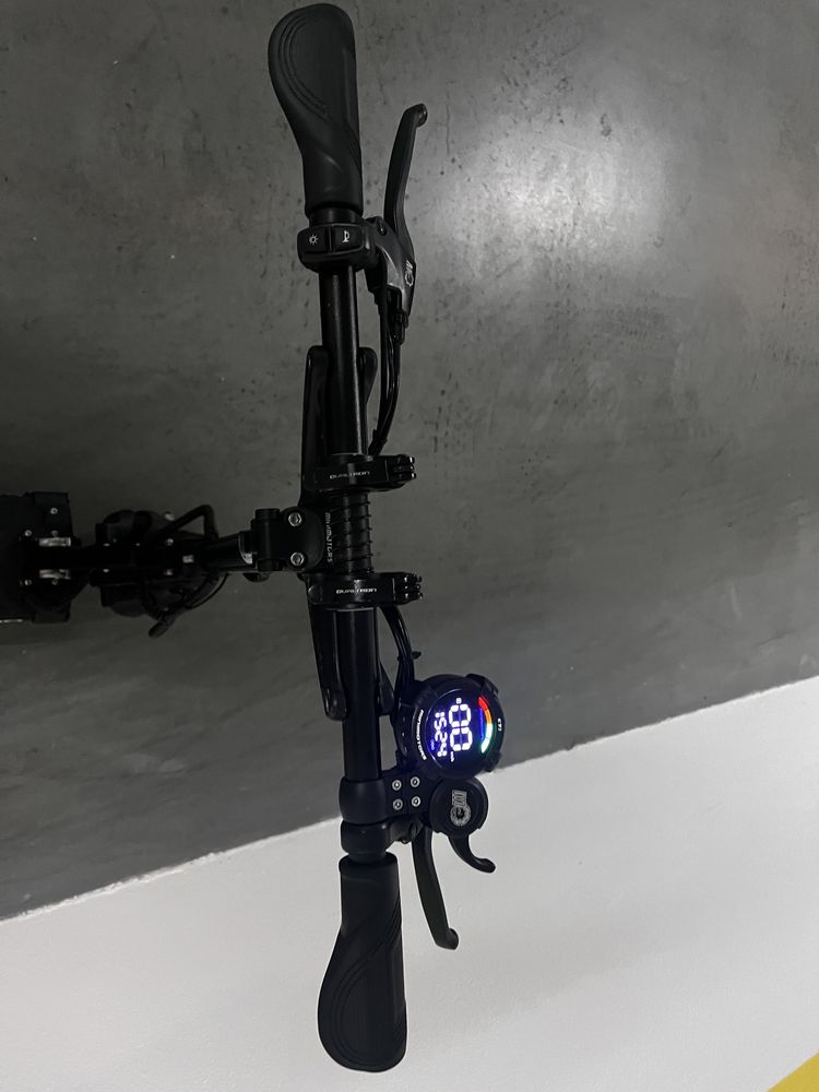 Trotinete Dualtrone dual motor longbody special edition