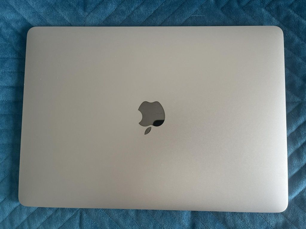 MacBook Pro 13 cali 2019
16gb ram 512gb pamięci
Model A2289
MacBook Pr