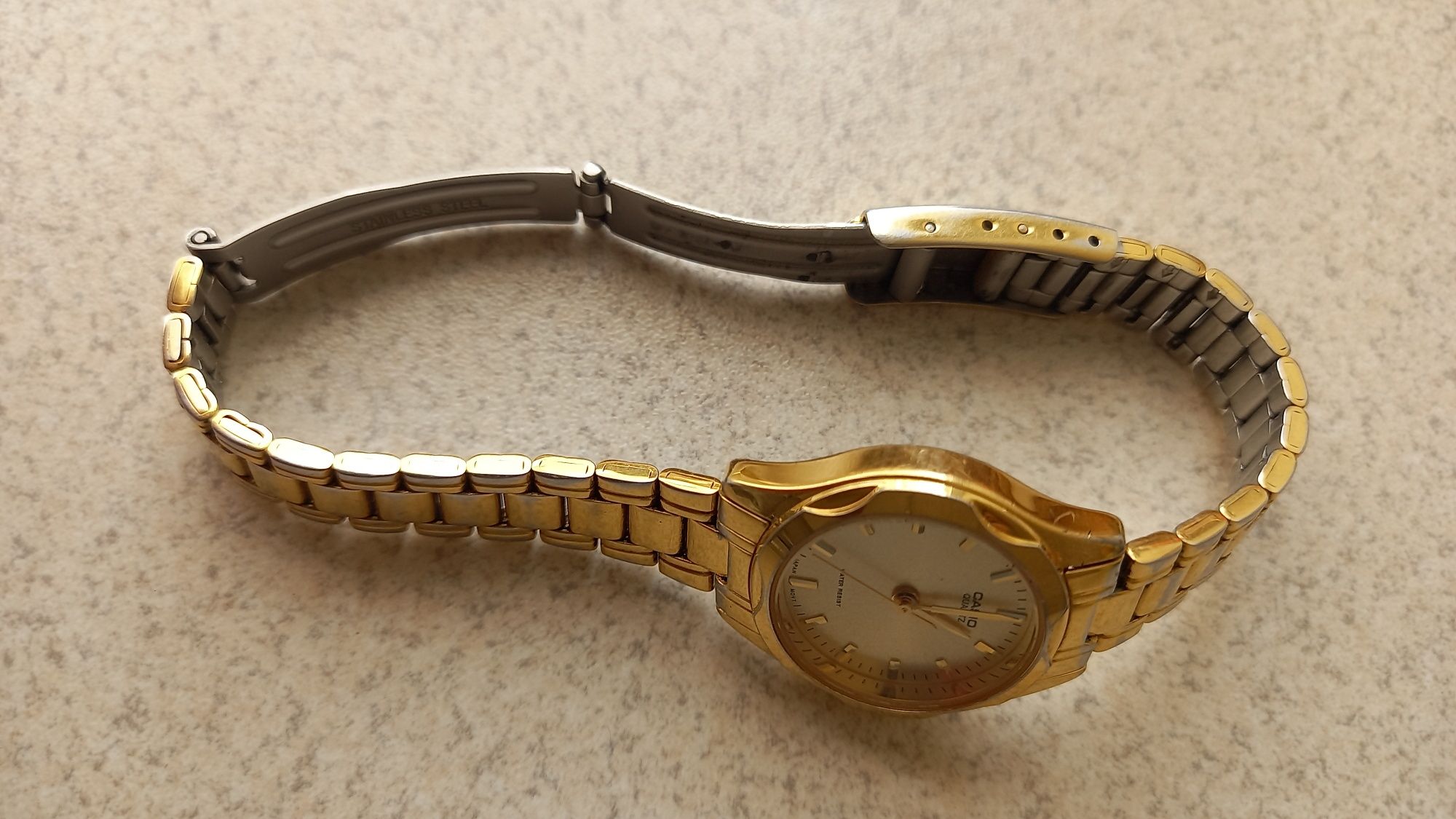 Женские часы Casio кварцевые