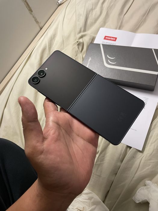 Samsung Galaxy ZFlip 7 512gb Como Novo!