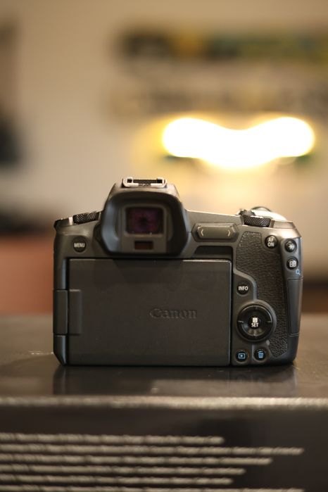 Фотоапарат Canon EOS R
