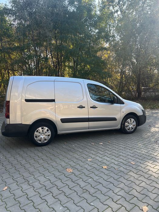 Berlingo 2016, 3 osobowy, nowe sprzęgło, rozrząd i zawieszenie!