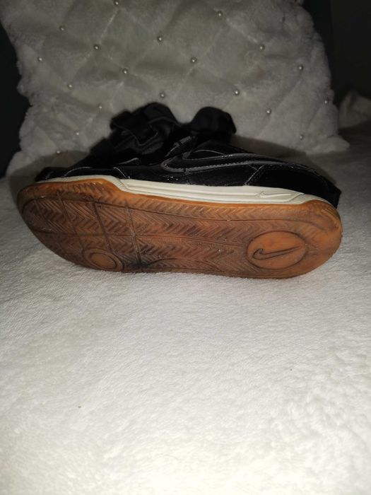 Buty chłopięce Nike 32
