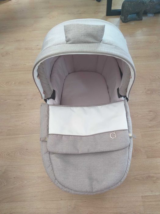 Alcofa Peg Perego como nova
