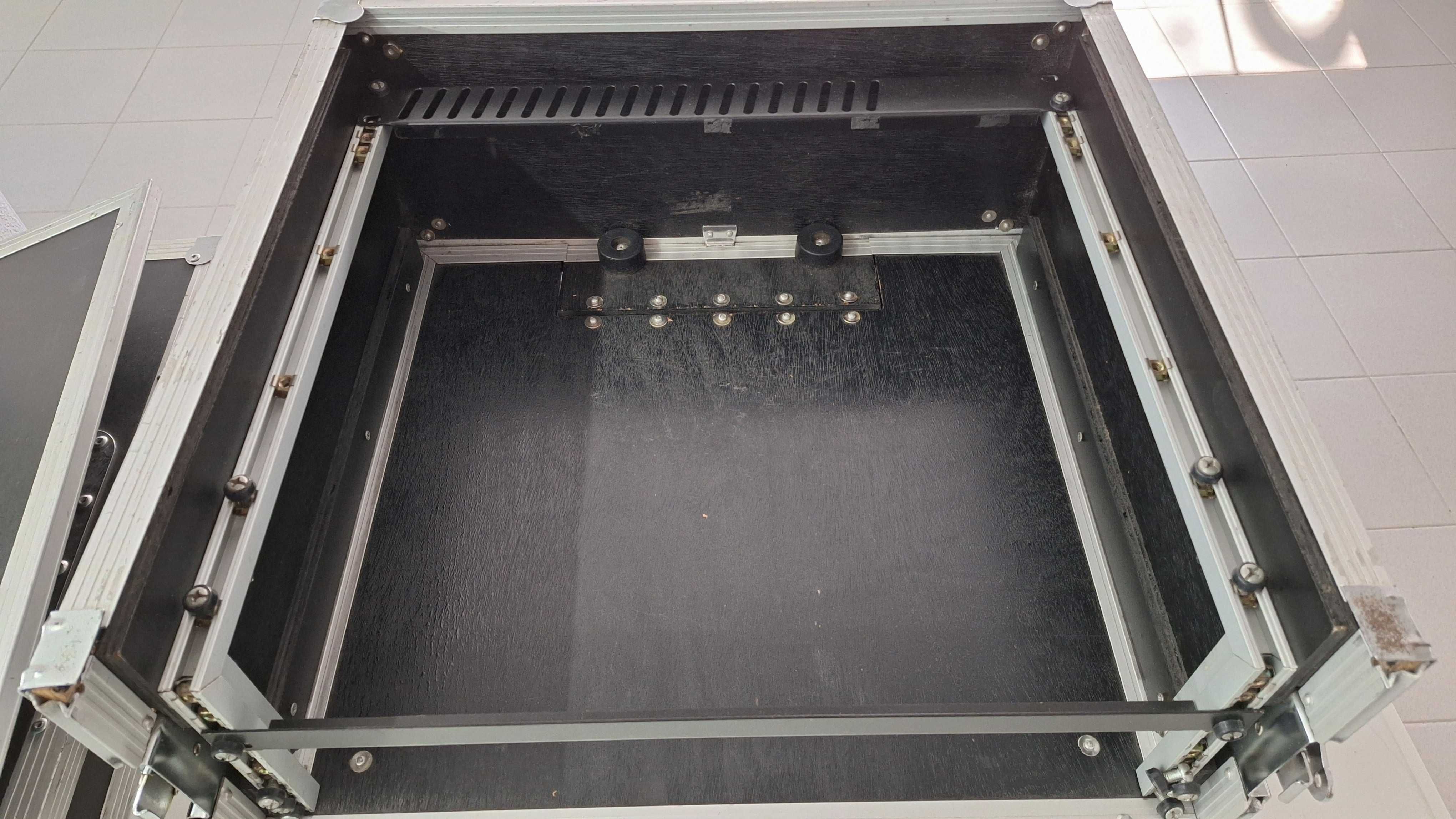 Rack / Flightcase Várias - SKB, Mesa Mistura, etc