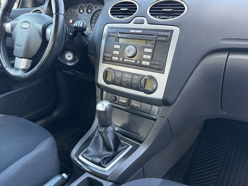 Ford Focus 1.6 benzyna Maly Przebieg Salon Polska