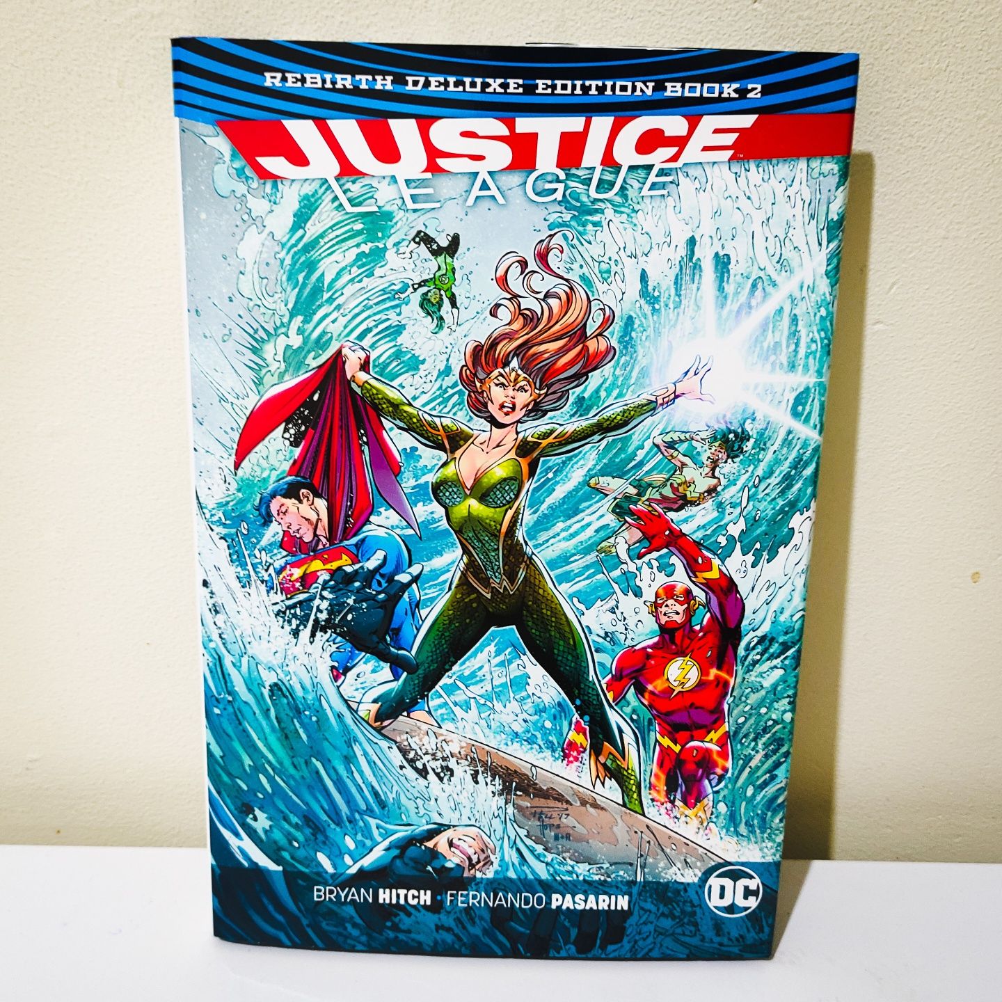 Justice League Deluxe Edition book 2