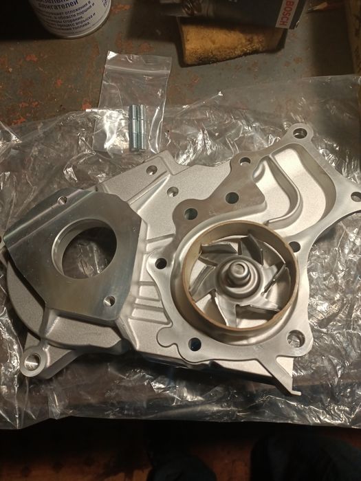 Помпа охлаждения/ Водяная помпа Тойота 2.0 дизель SKF