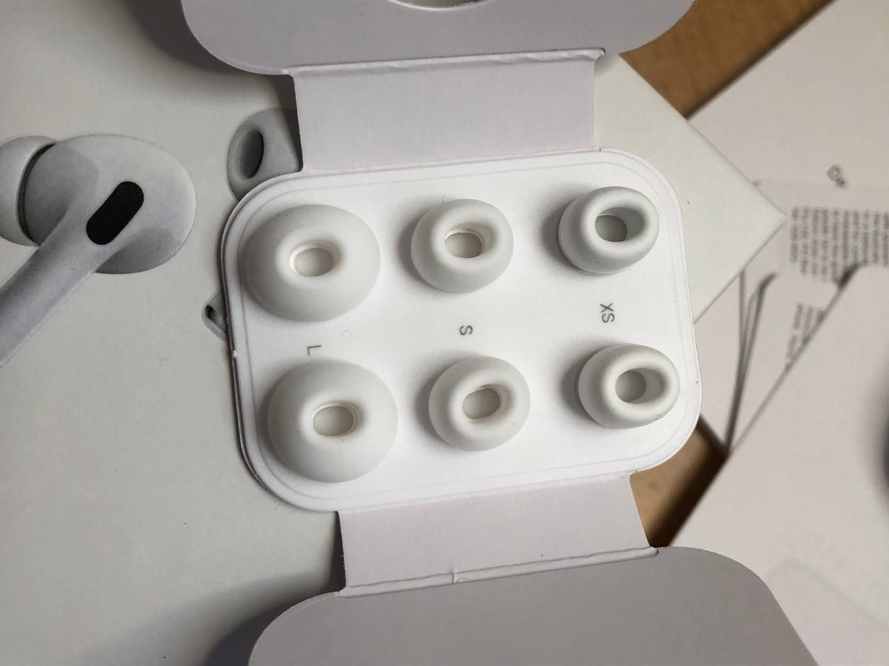 Apple Airpods Pro 2 з чохлом