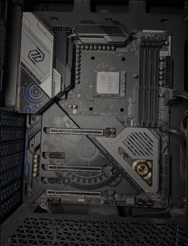 Motherboard x570 Taichi com CPU Ryzen 5 5600X e poderá ir com RAM