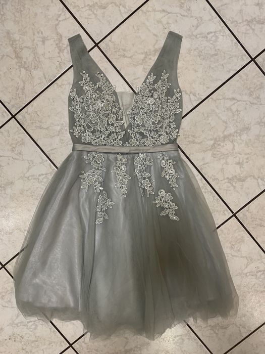Elegancka sukienka na studniówkę/bal/wesele