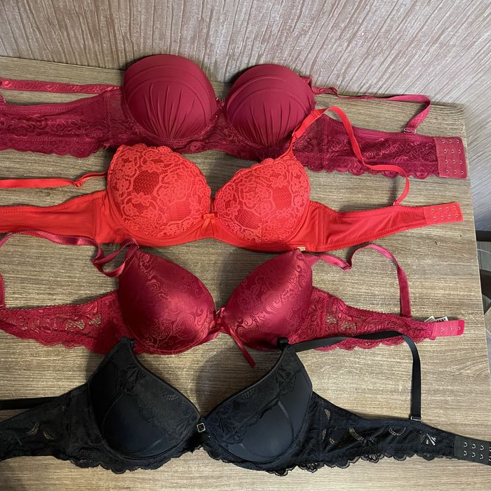 Бюстгальтера и трусики