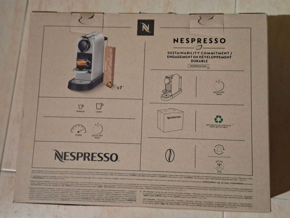 Máquina Nespresso Citiz nova (vermelha)