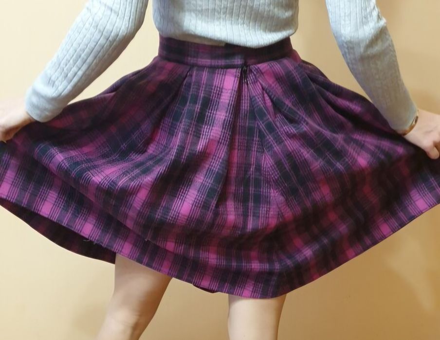 Шикарные новые юбки  из мягкой качественной шерстяной ткани