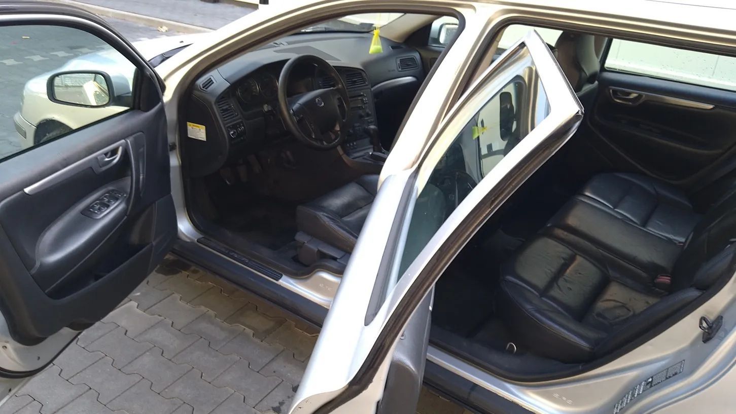 Volvo V70 2.4d 2004r