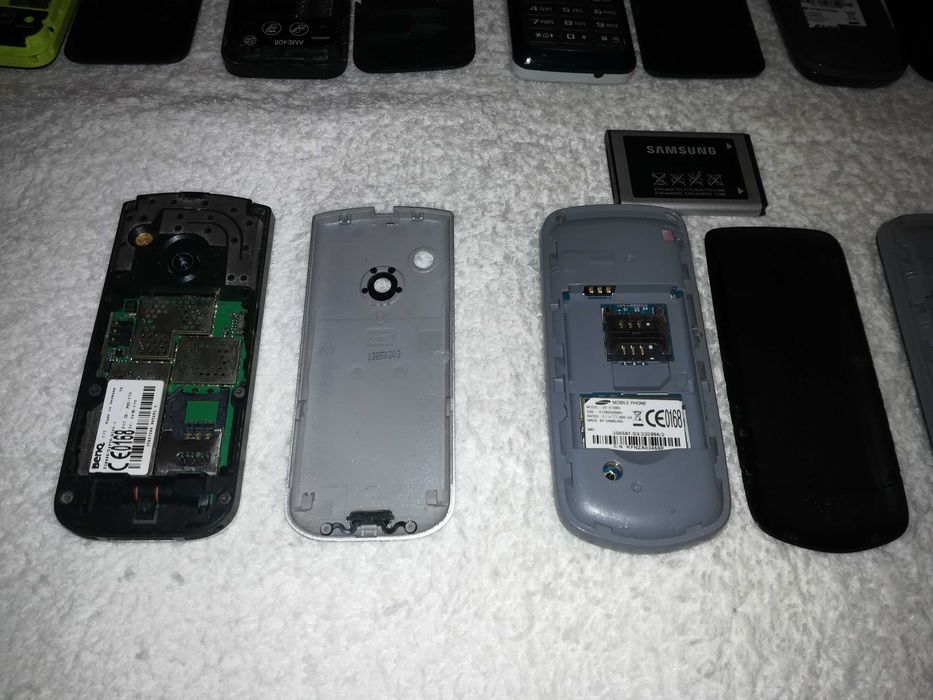 diversos telemóveis bloqueados (alcatel, samsung, siemens)