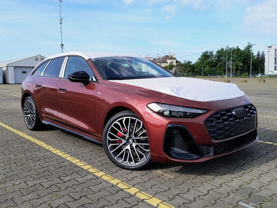 Audi A5 Avant Salon Polska, zawieszenie sportowe, pakiet stylistyczny s-line