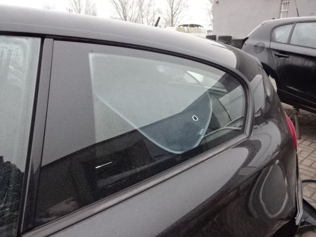 Szyba karoseryjna prawa BMW E81 3-drzwi