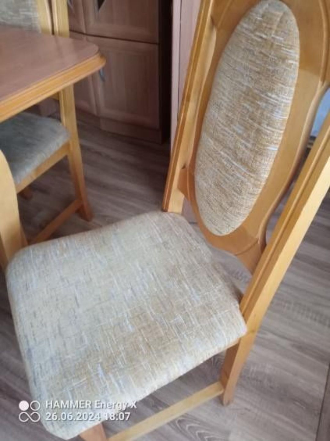 Meble, stół, krzesła do jadalni