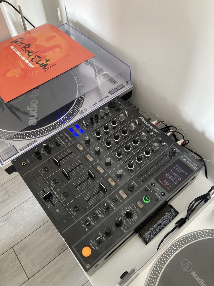 Pioneer DJM 800 мікшерний пульт