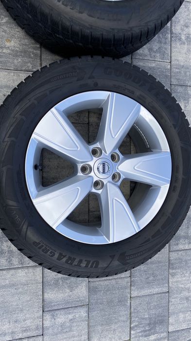 Koła felgi aluminiowe Volvo XC40 5x108 17 cali opony zimowe