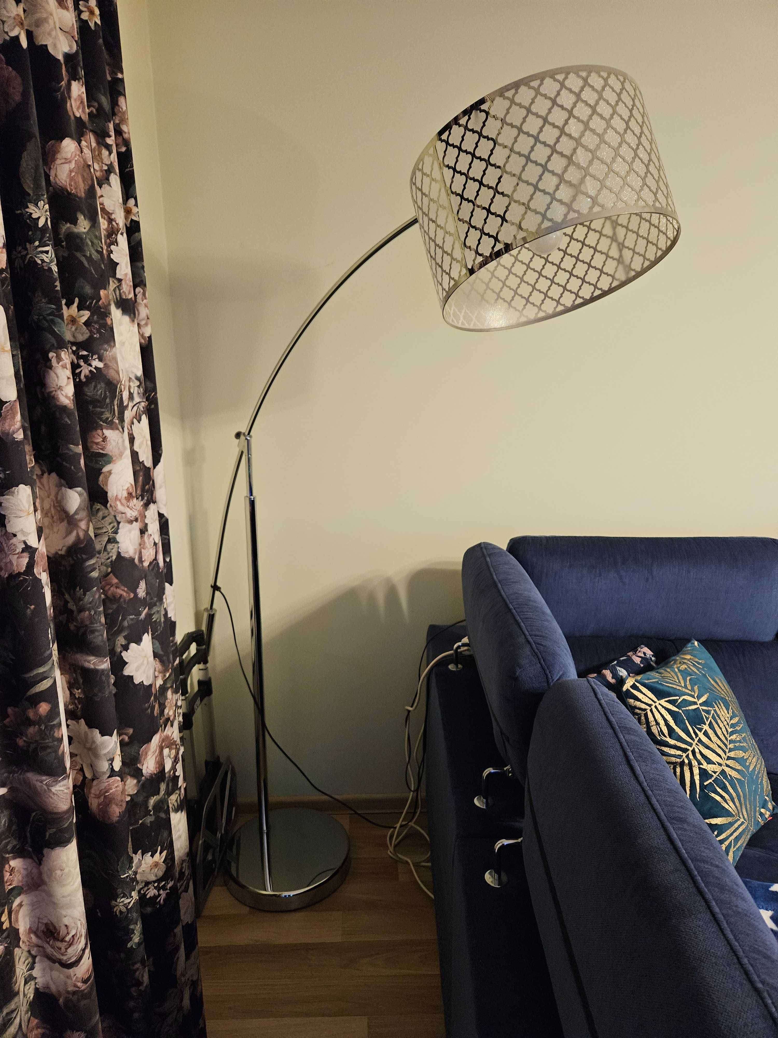lampa stojąca do salonu