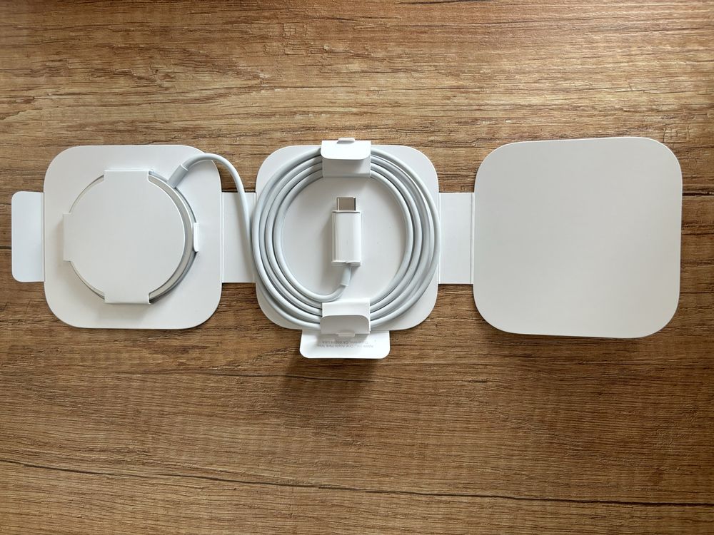 Ładowarka bezprzewodowa indukcyjna APPLE MagSafe Charger iPhone