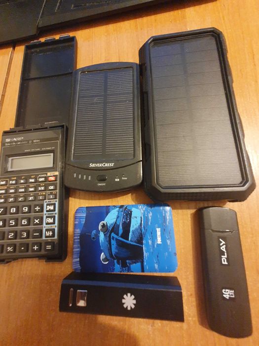 zestaw powerbanki solarne elektronika