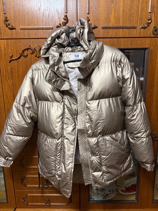 Зимовий пуховик.