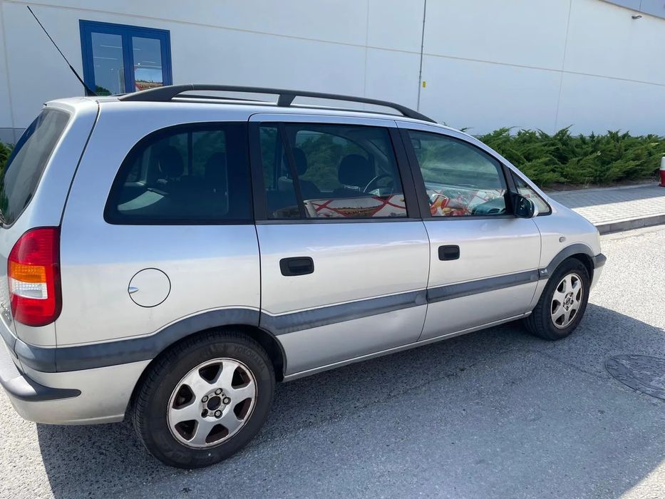 Opel Zafira 2.0 DTi Confort