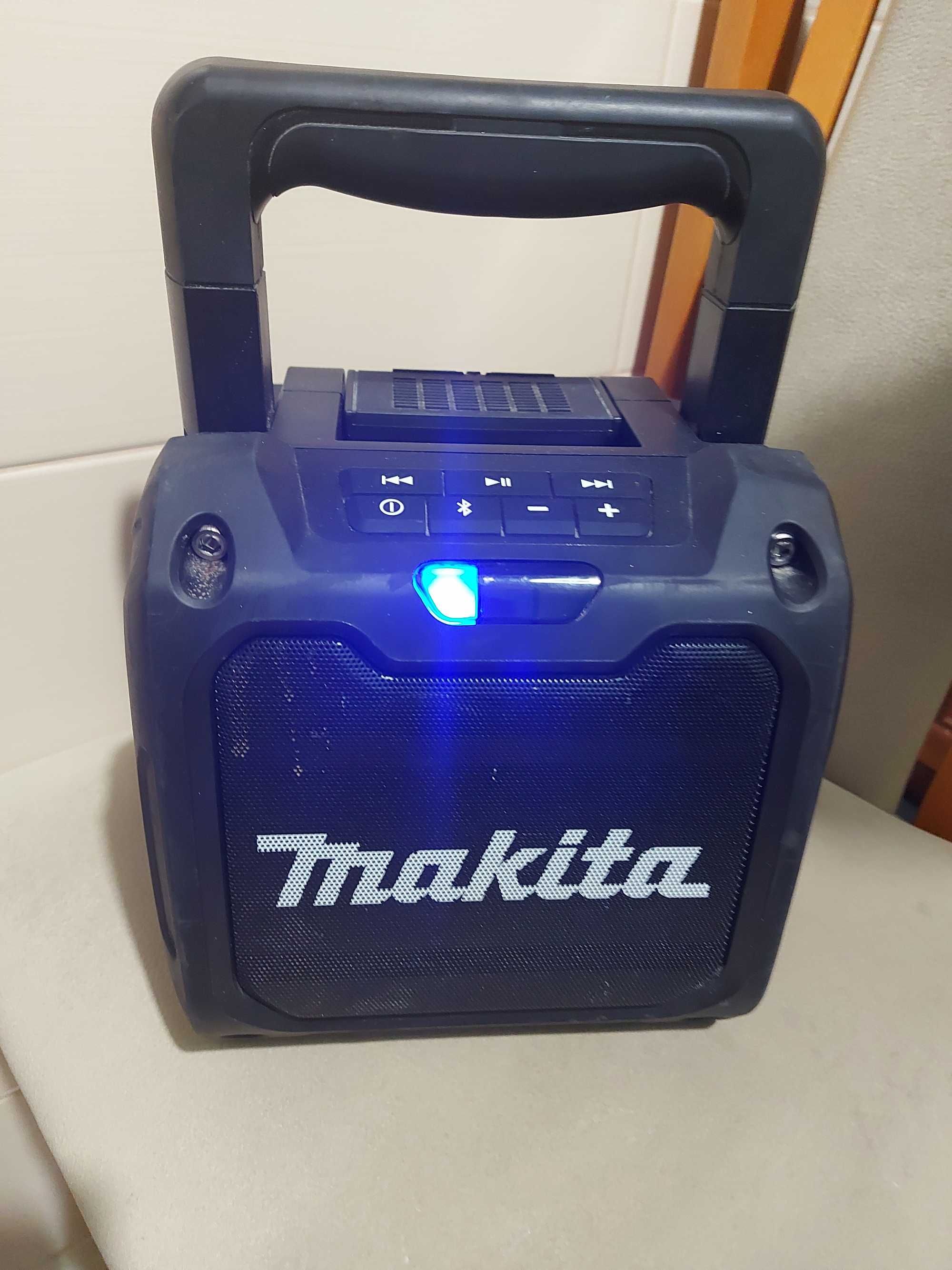 Głośnik bezprzewodowy Makita DMR200 bluetooh plus bateria 3.OAH 18 V