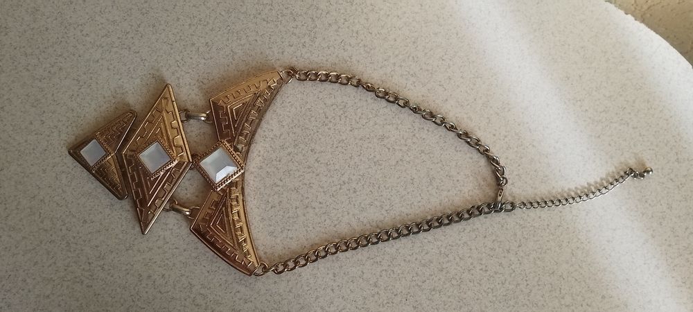 Колье Avon массивное