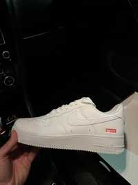 Nike Air Force 1 Low Supreme White