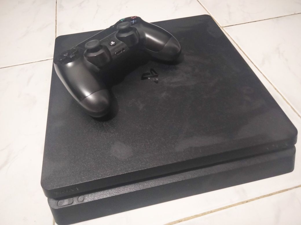 PlayStation 4 ( 1T )