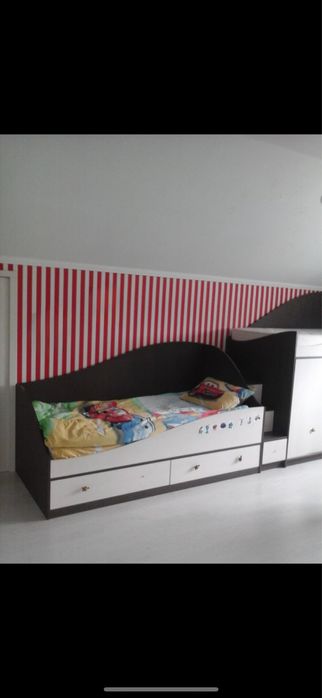 Продам комплект меблів у дитячу кімнату