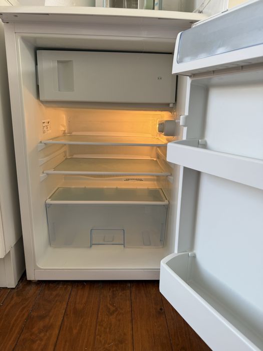 Frigorifico Pequeno / Fridge