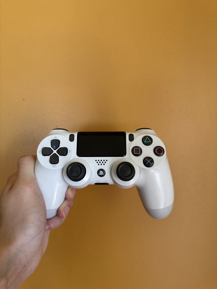 Playstation 4 pro 1 tb Branca
