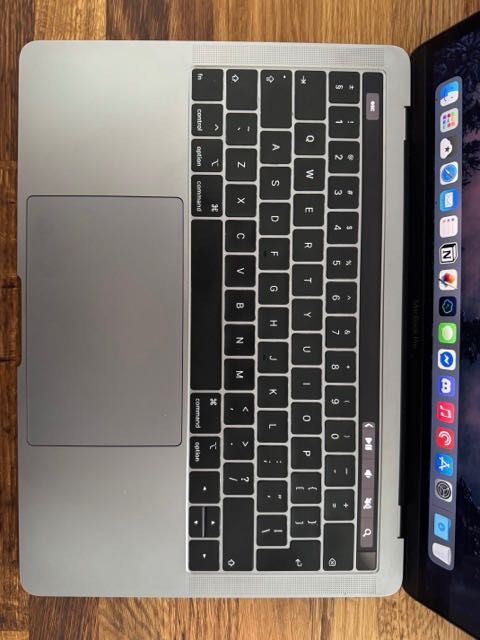 Apple MacBook Pro 13 cali wersja z touchbarem 2018