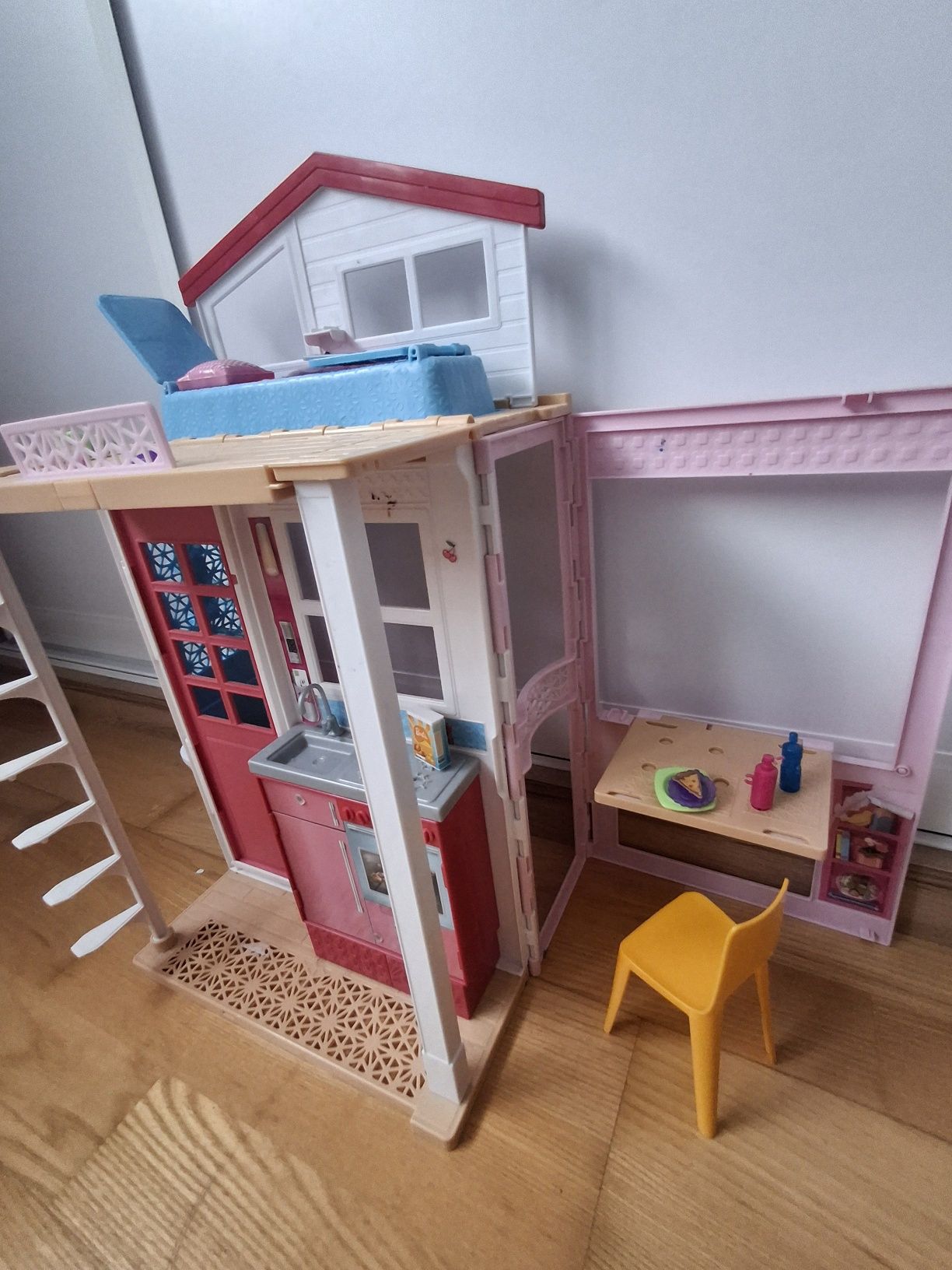 Składany dwupoziomowy domek dla lalek Mattel Barbie