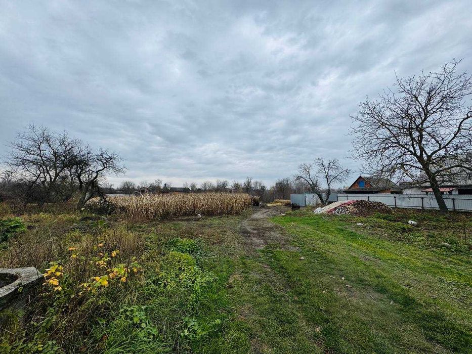 Продаж земельної ділянки у центрі с. Стадниця!